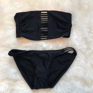 Black strapless bikini